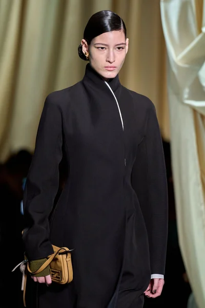 Look 1
